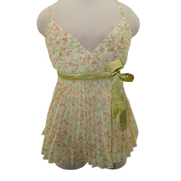 Sanctuary Floral Pleated Babydoll Top (Size M, NWT) - Picture 2 of 9